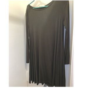 Flowy green long sleeve dress